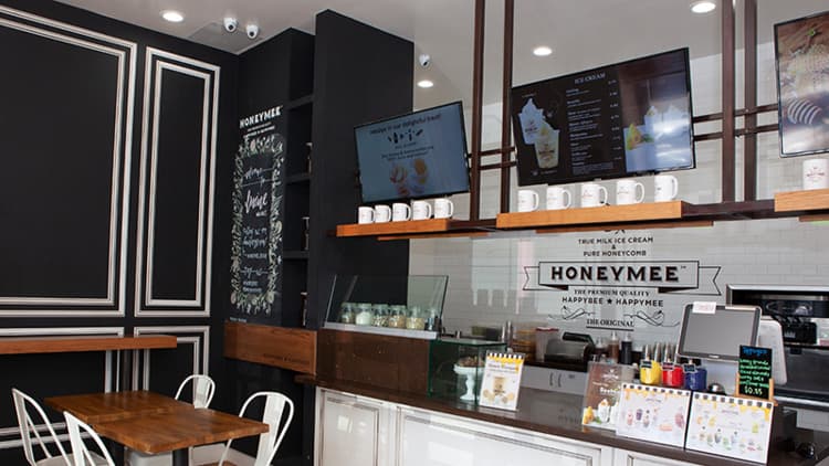 Honeymee Irvine Walnut interior counter